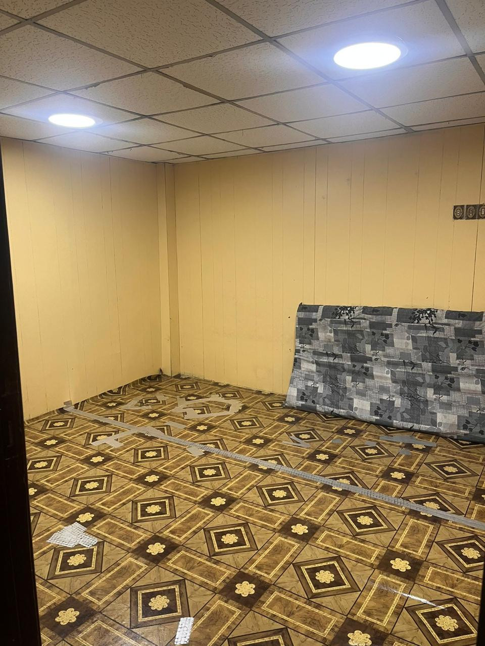 In 2BHK flat one Single room is for rent