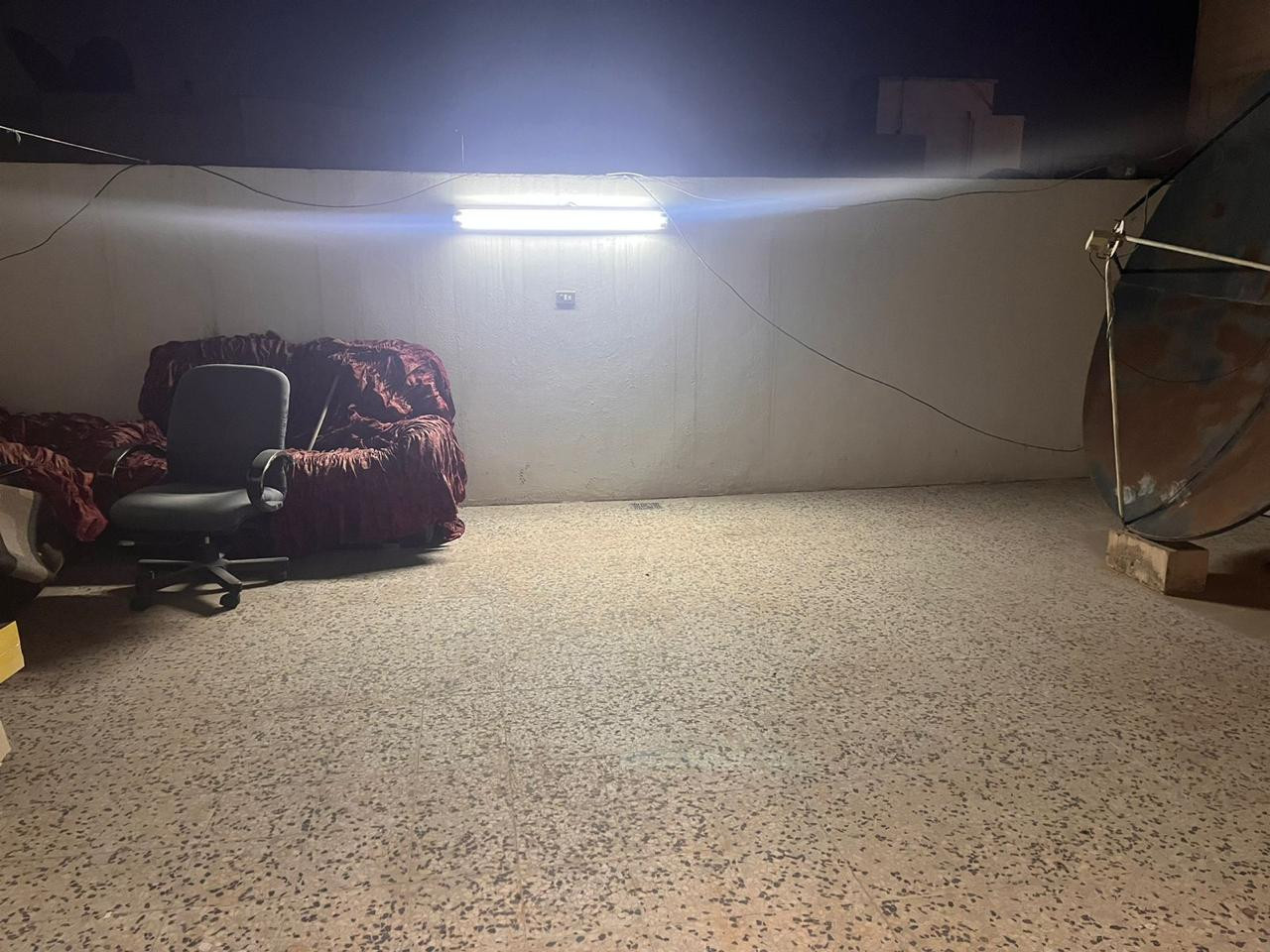 In 2BHK flat one Single room is for rent