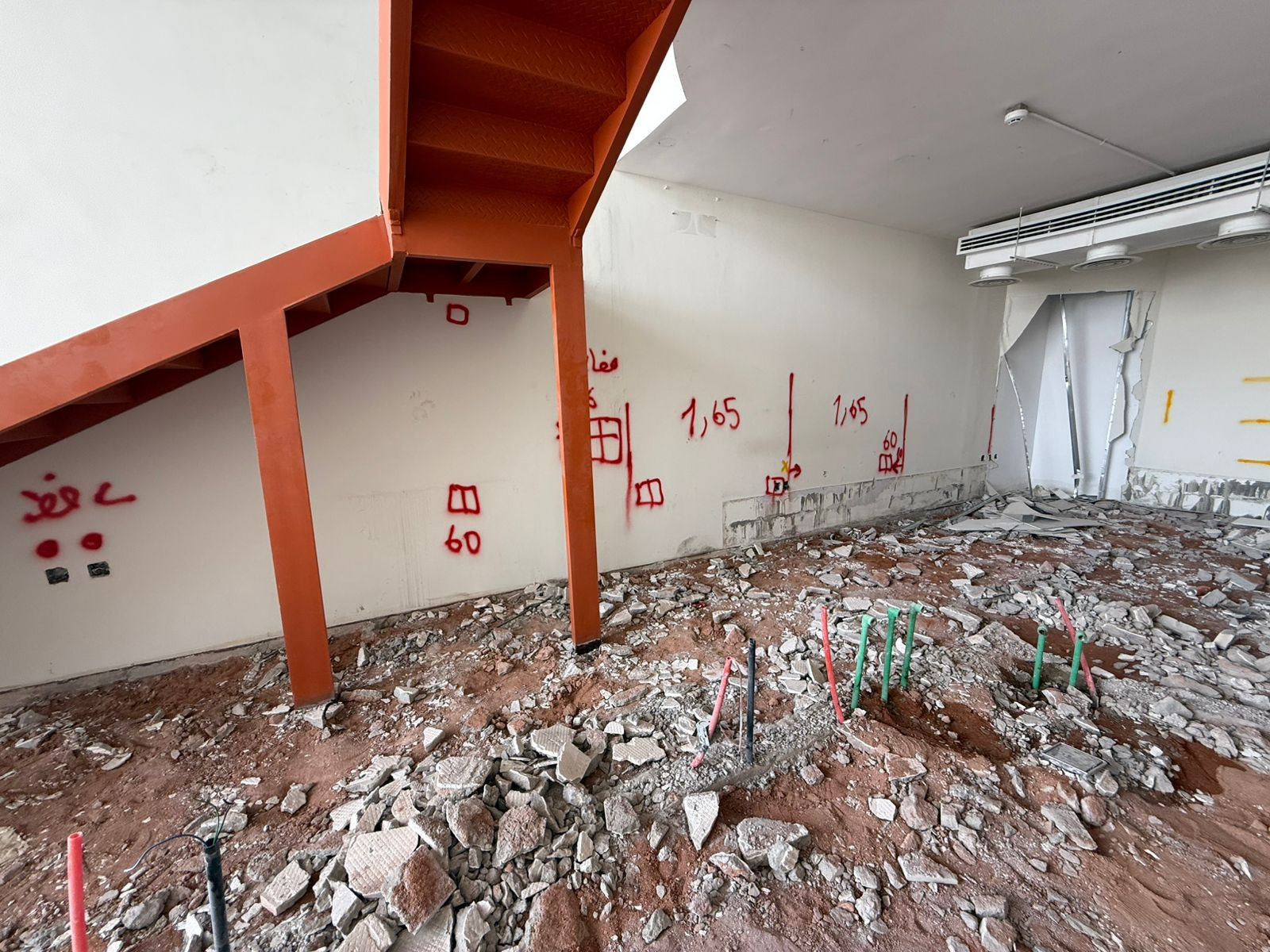 تشطيب صالون تجميل فاخر في الرياض بإسعار مخفضة