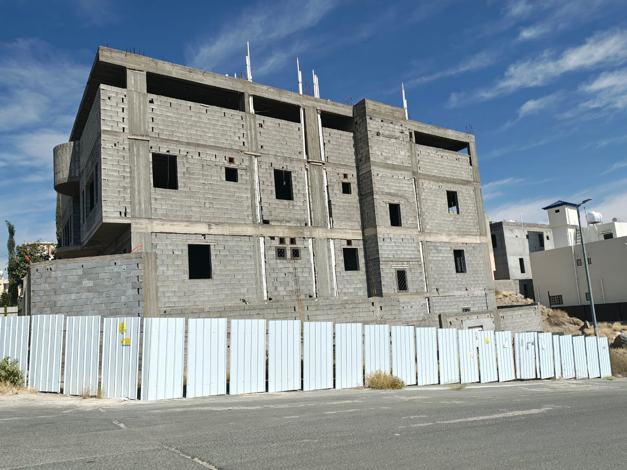 تصميم واجهة فيلا زاوية  بشكل إحترافي في الطائف