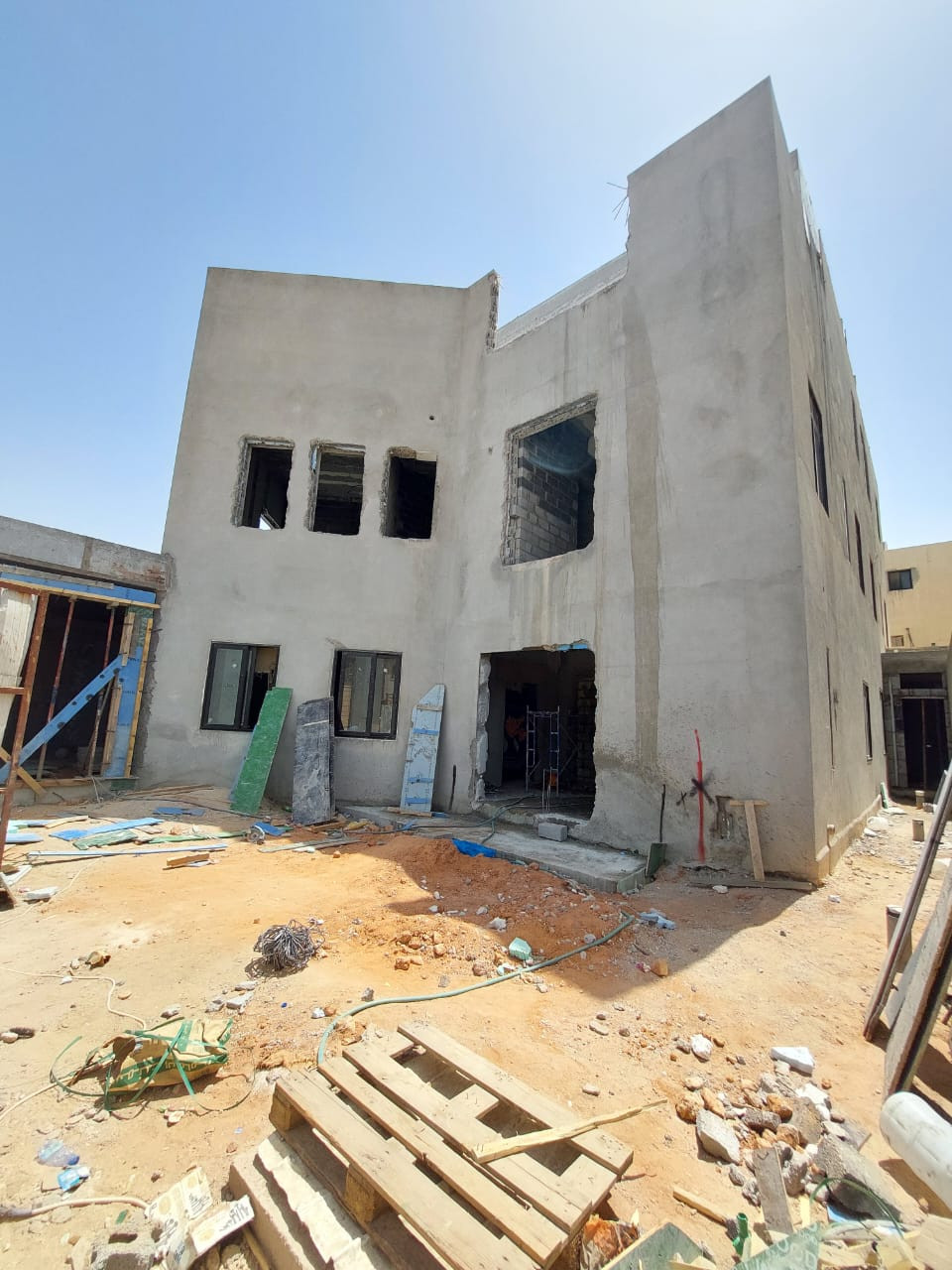 تصميم و تنفيذ واجهة فيلا فخمة في الرياض