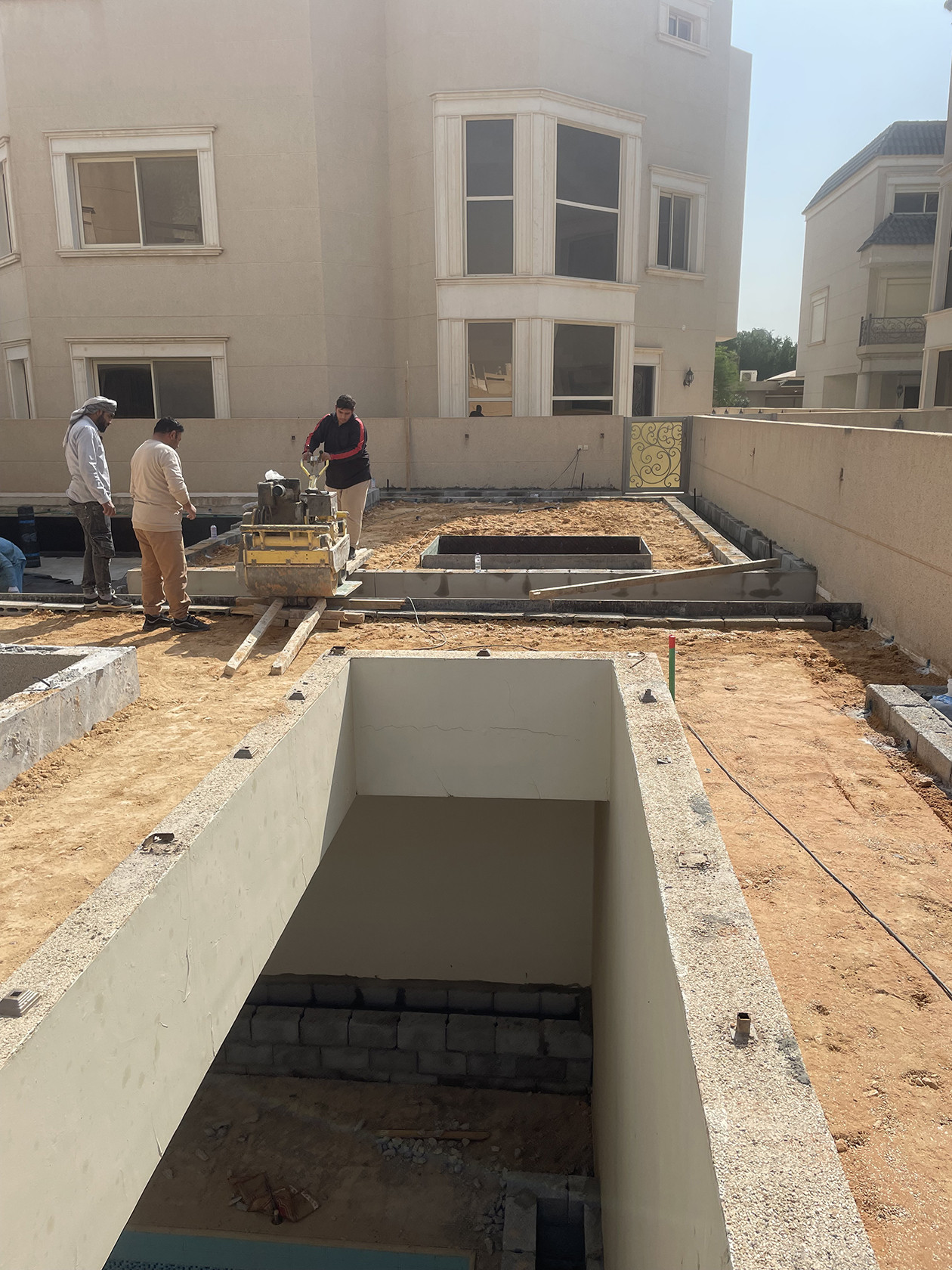 ترميم واجهة و حديقة فيلا فخمة في الرياض شامل التصميم المجاني