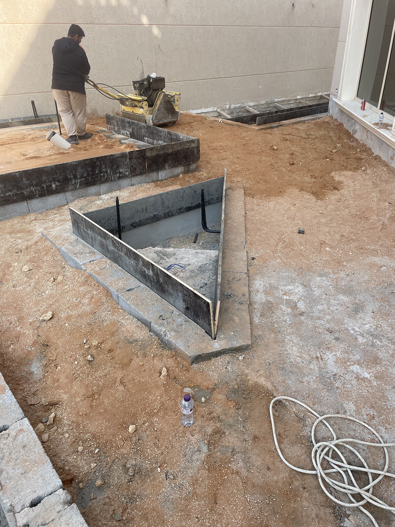 ترميم واجهة و حديقة فيلا فخمة في الرياض شامل التصميم المجاني