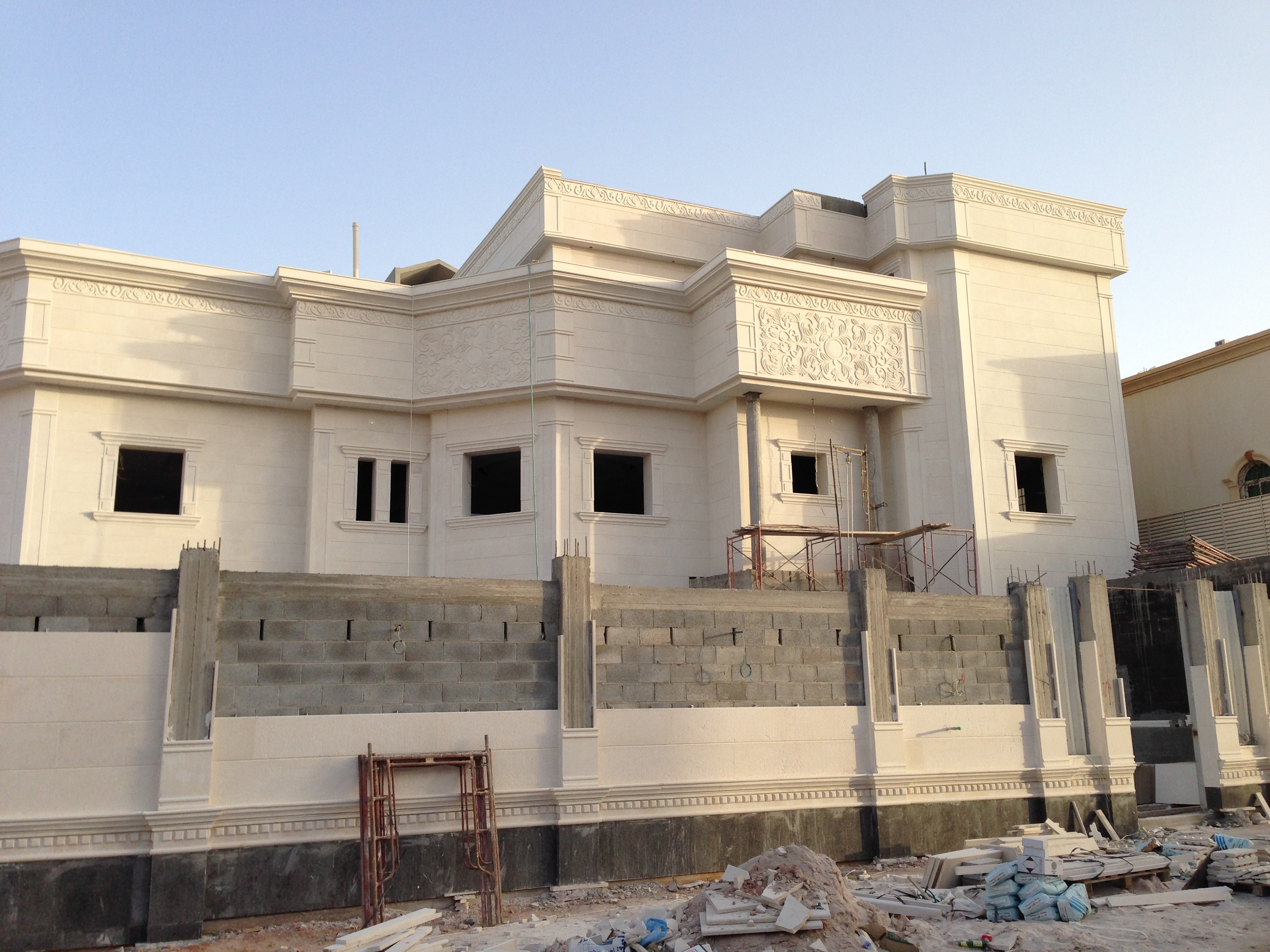 تشطيب واجهات حجر و جي ار سي في الرياض