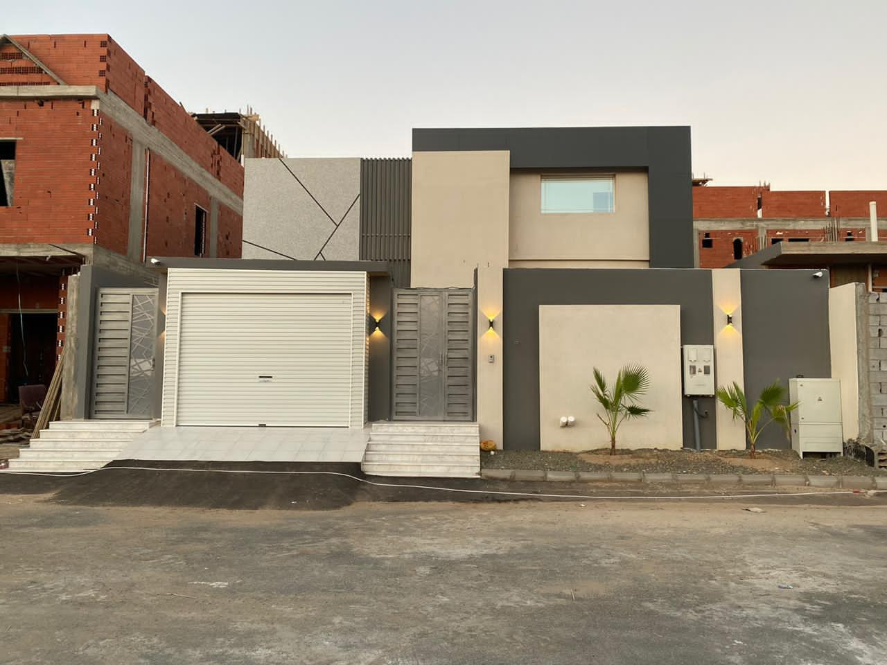 تشطيب واجة خارجية حجر و اسمنت بورد و رخام و بروفايل و كسر رخام شامل التصميم المجاني في الرياض