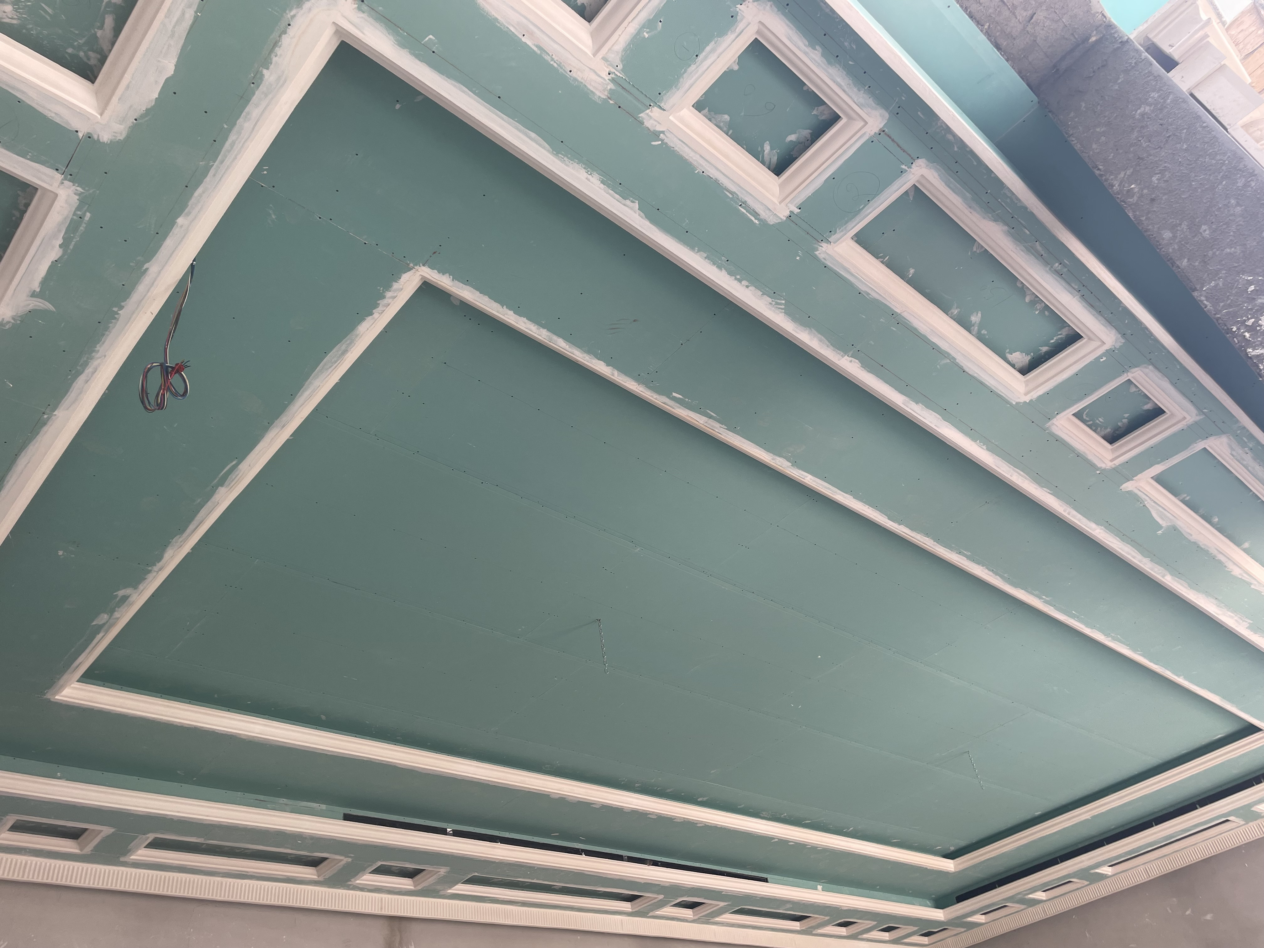 تشطيب جبس بورد المدى اخضر احمر حديد 6 ملم شامل التصميم المجاني فقط 50 ريال في الرياض