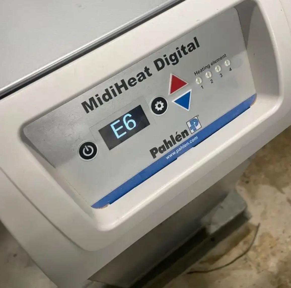 سخانات المسابح الكهربائية الفاخرة مع كروزا للمسابح بالرياض