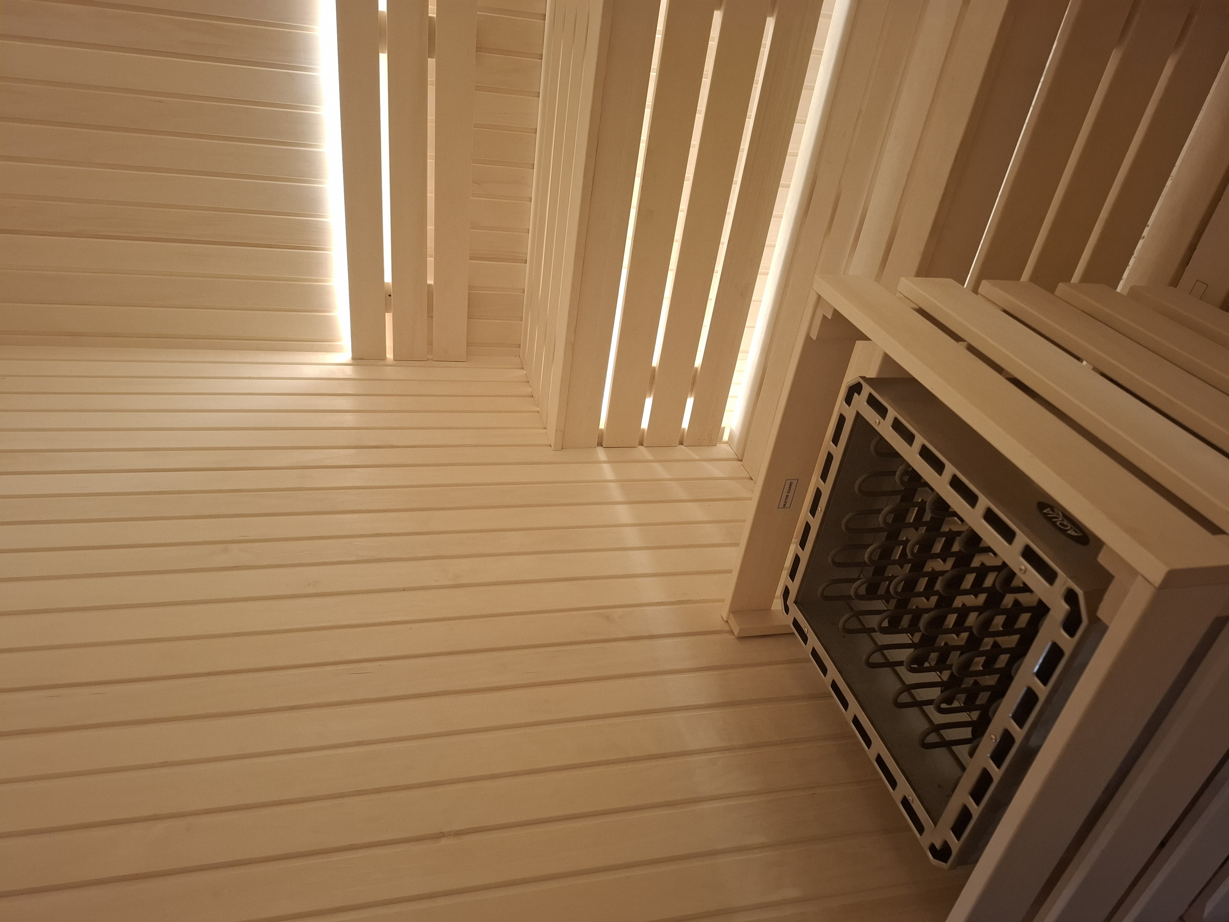 تصميم غرفة ساونا منزلية فاخرة مع كروزا للمسابح بالرياض