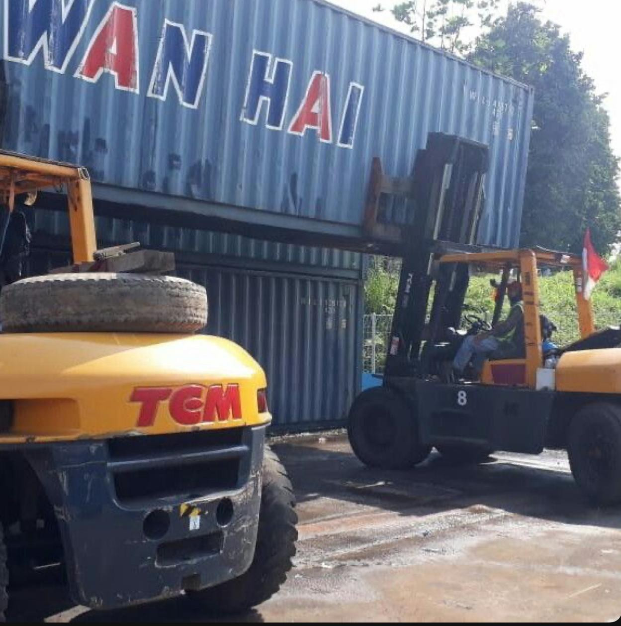 رافعات شوكيه للايجار