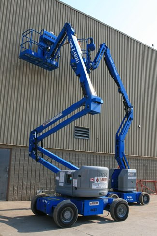 سقالات كهربائيه للايجار