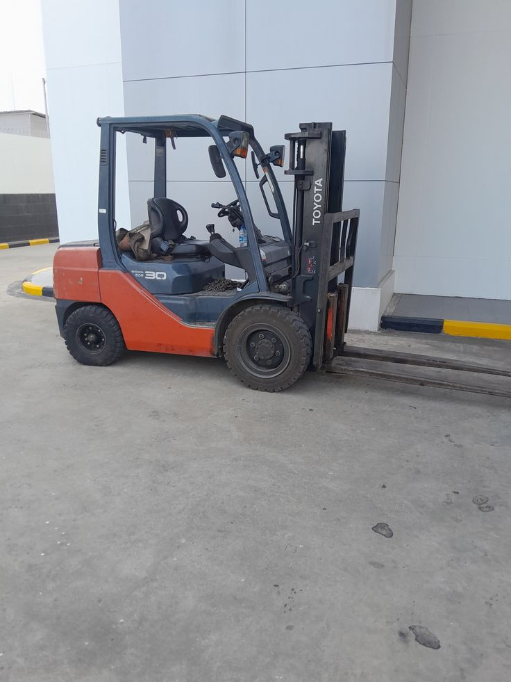 كرينات ورافعات للايجار