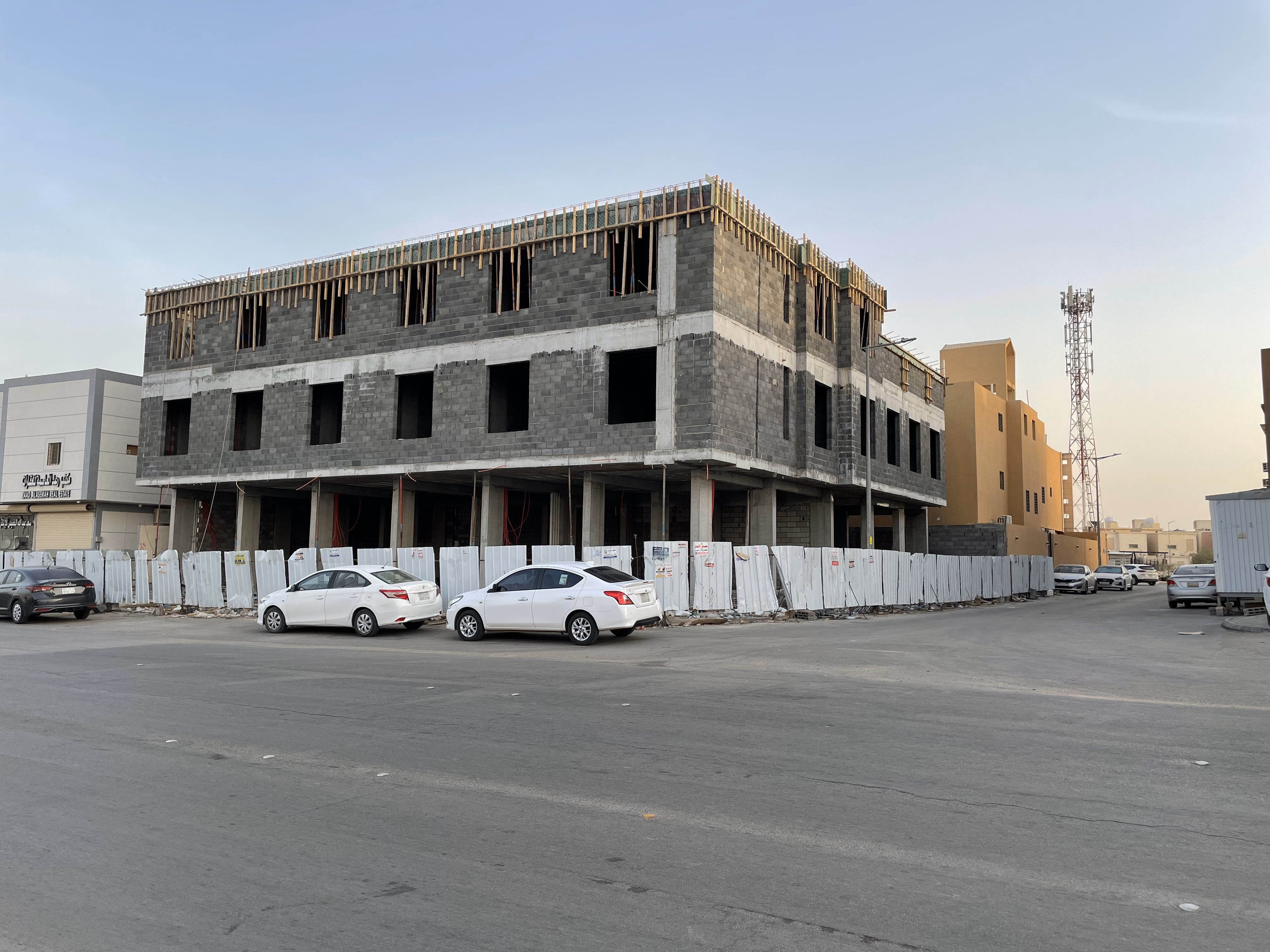 مشرف تشطيب و تنفيذ واجهات خارجية و ديكور داخلي في الرياض