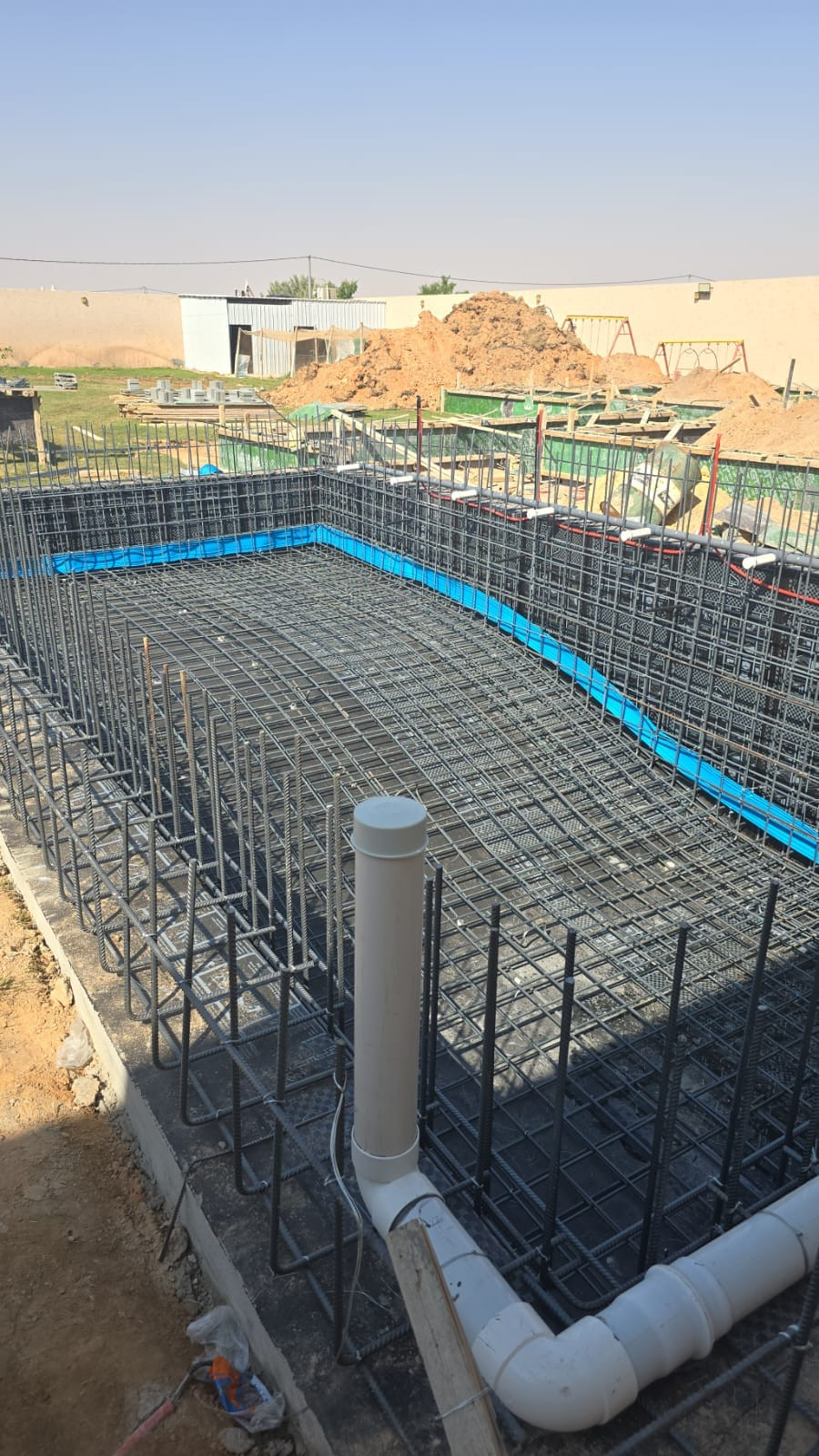 مسابح سكيمر فاخرة من كروزا للمسابح بالرياض: تصميم يجمع بين الفخامة والتقنية الحديثة