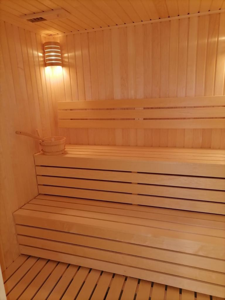 غرف ساونا فاخرة منزلية وفندقية مع كروزا للمسابح بالرياض