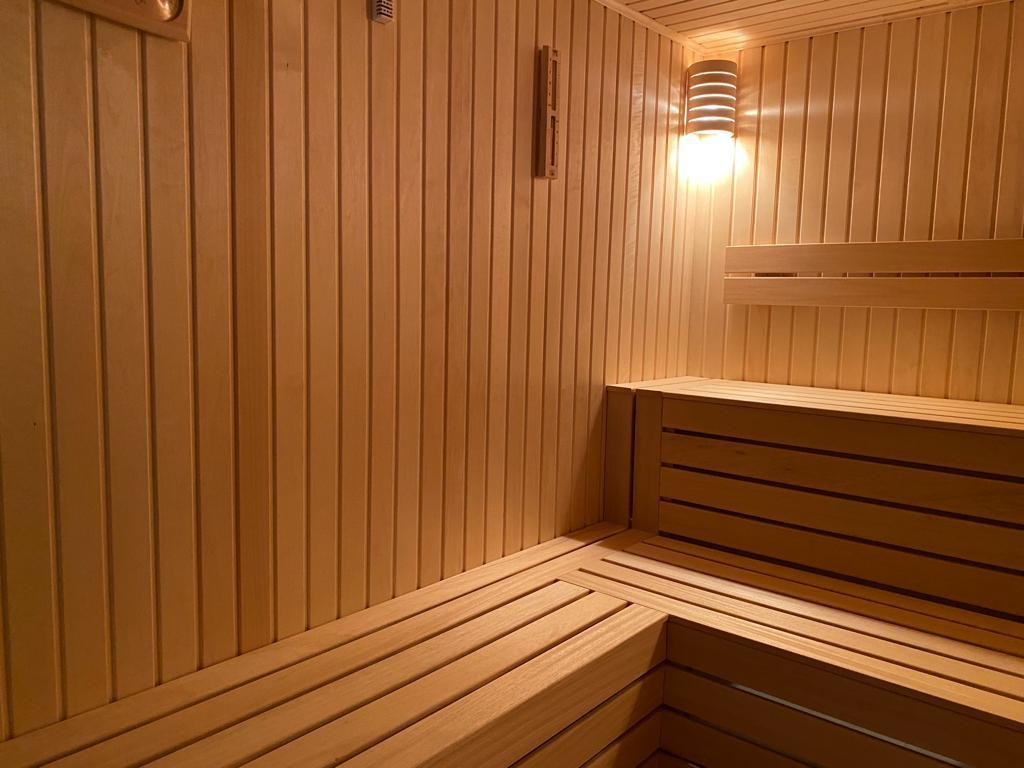 غرف ساونا فاخرة منزلية وفندقية مع كروزا للمسابح بالرياض