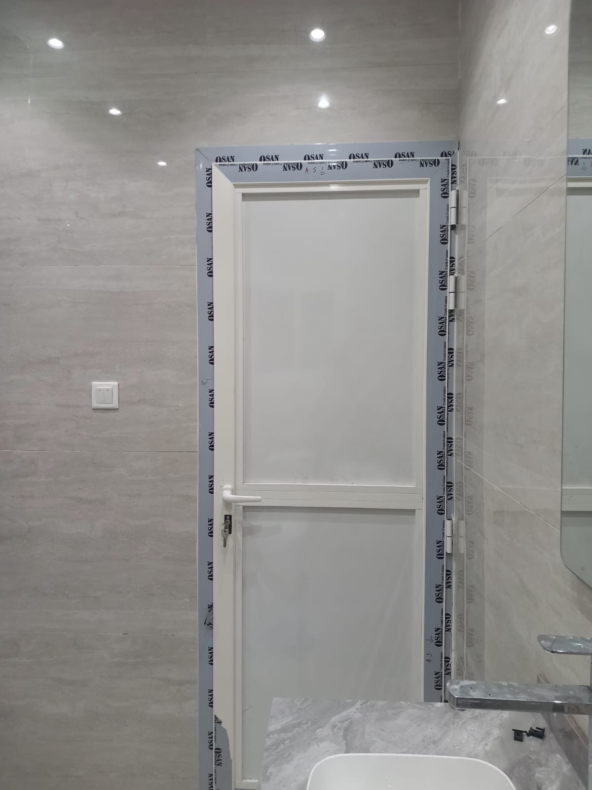 فني المنيوم تفصيل وصيانه جميع اعمال الالمنيوم