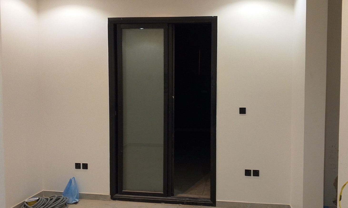 فني المنيوم تفصيل وصيانه جميع اعمال الالمنيوم