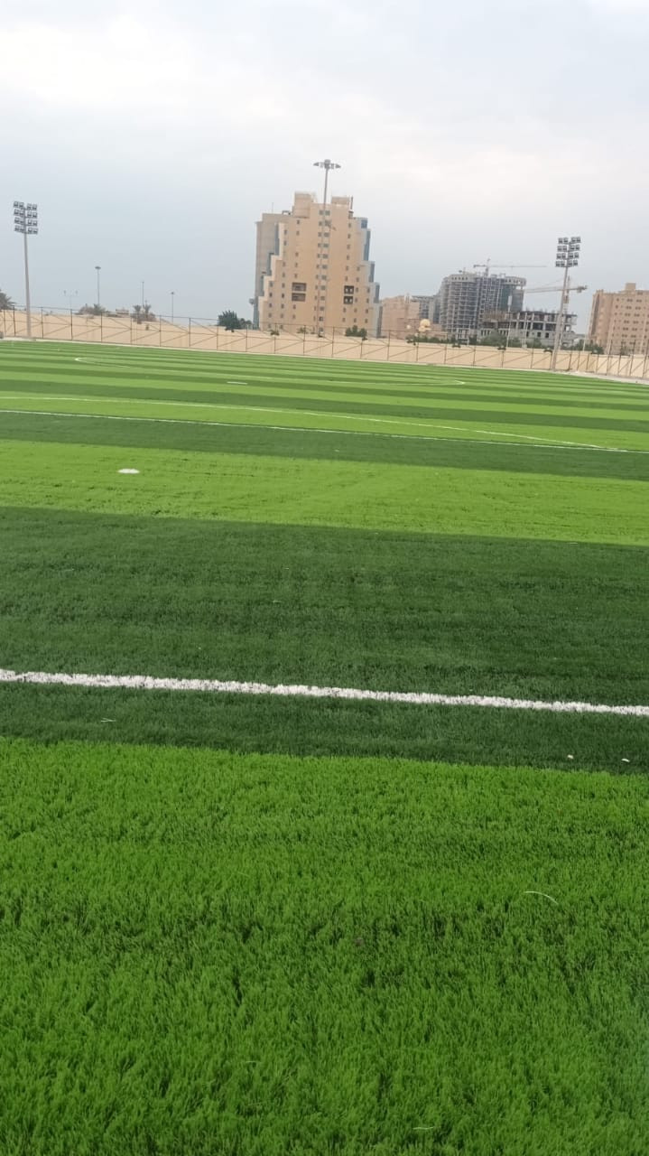 توريد مواد وتركيب ملاعب عشب صناعي وارضيات مطاطيه وملاعب اكريليك بأفضل الأسعار