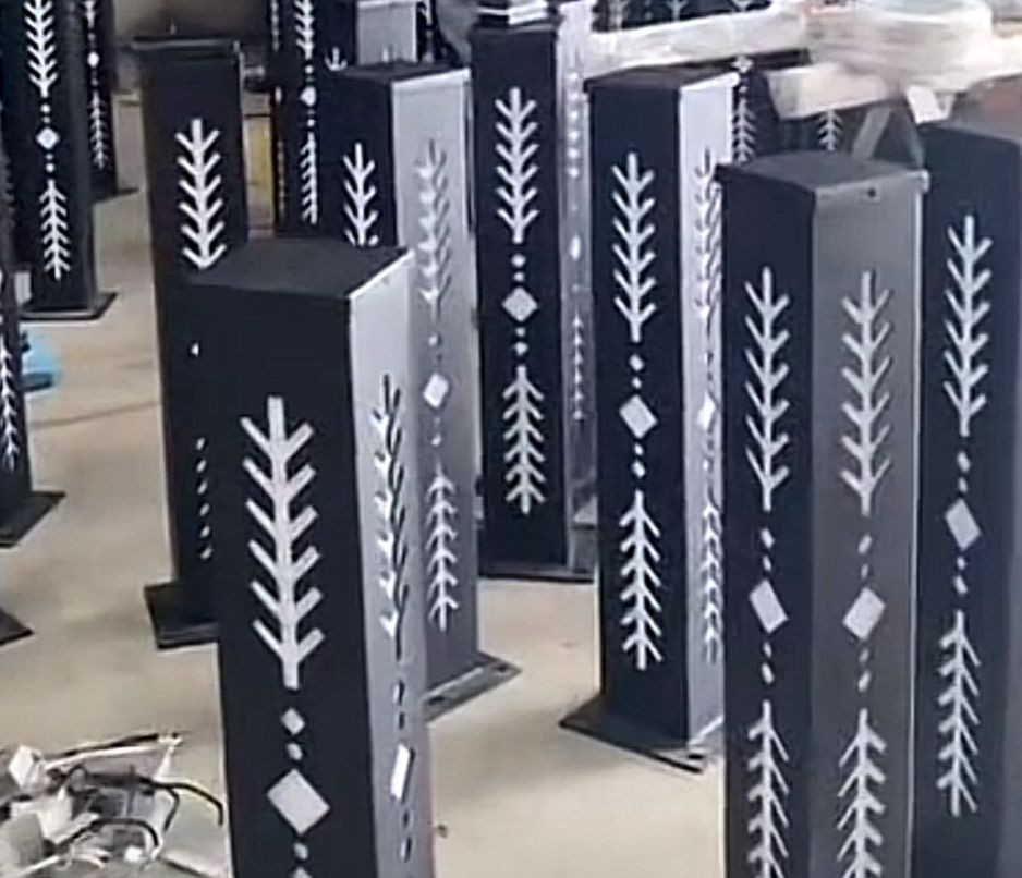 انارة واعمدة ديكوريه واعمدة انارة شوارع وكشافات وفوانيس ومجسمات جماليه