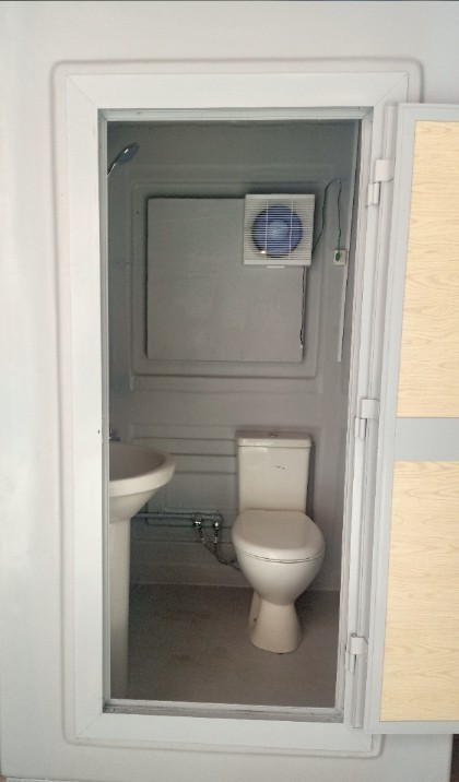 حمامات متنقلة فيبر جلاس شركة الآمل للفايبر جلاس