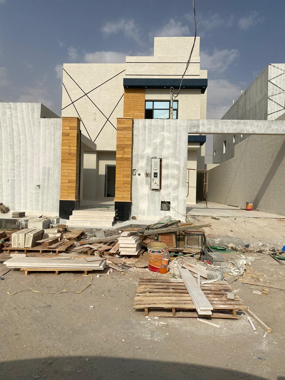 تشطيب واجهات خارجية حجر و كسر رخام و بروفايل و رخام شامل التصميم المجاني في الرياض