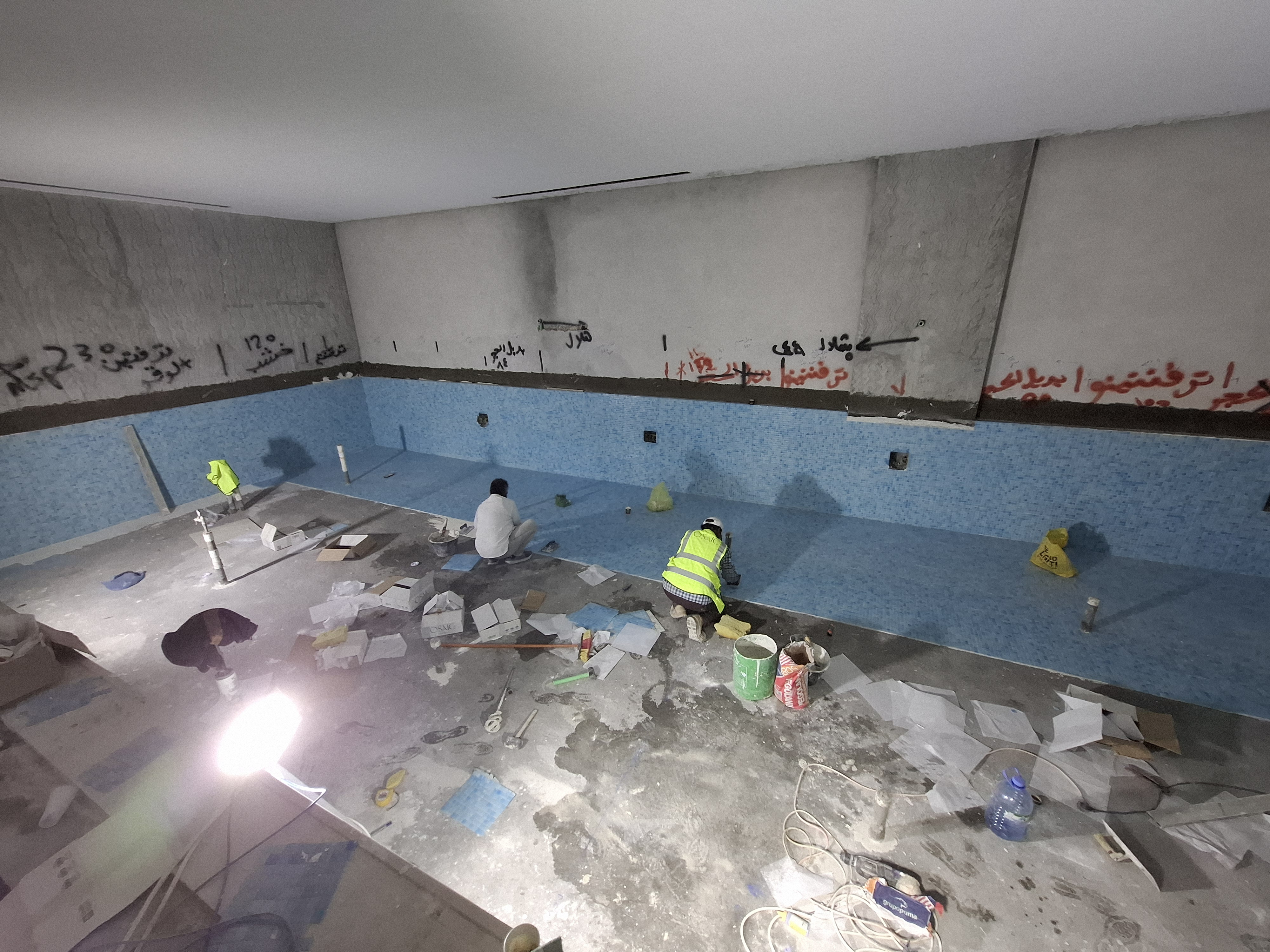 مسابح سكيمر فاخرة من كروزا للمسابح بالرياض: تصميم يجمع بين الفخامة والتقنية الحديثة