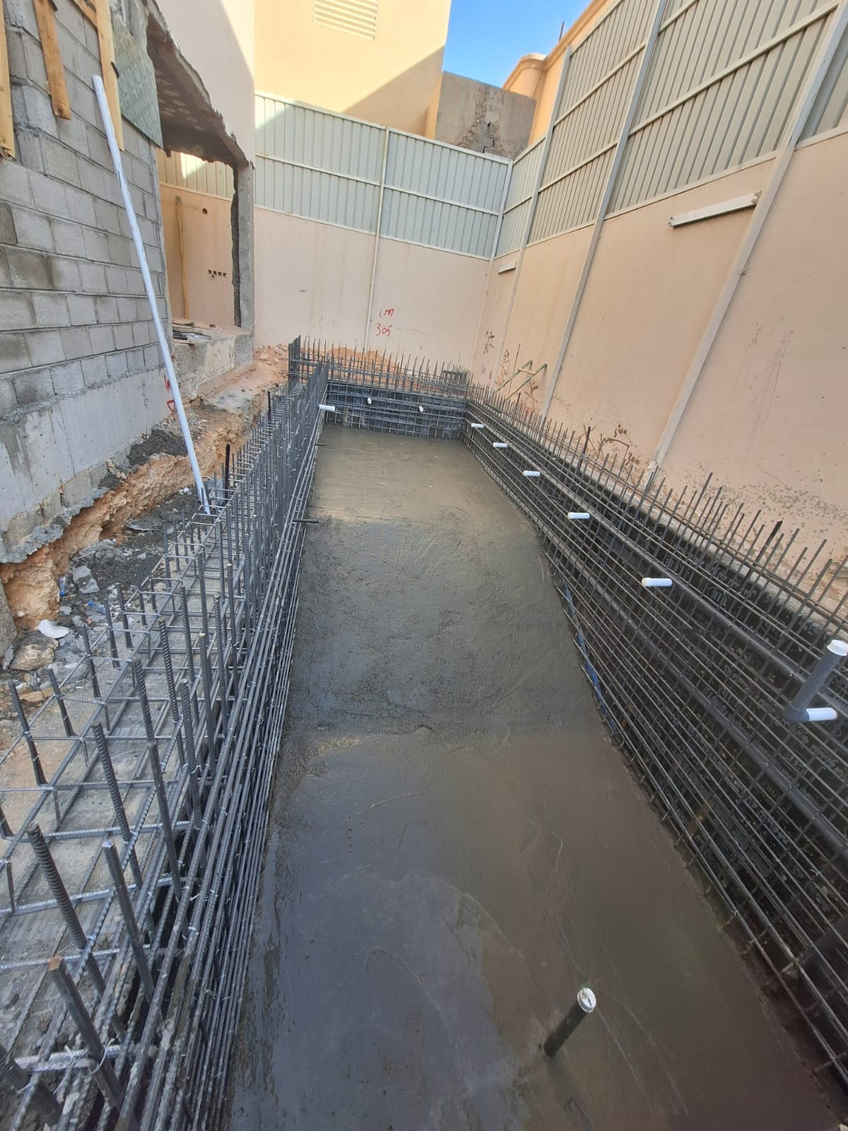 روبوت تنظيف المسابح بالرياض من كروزا للمسابح روبوت مسبح