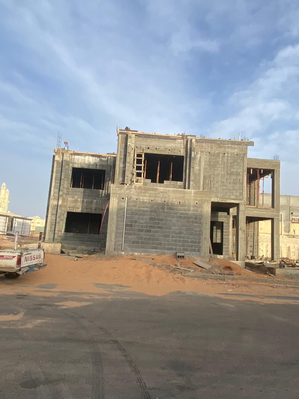 واجهة فيلا مودرن رخام ترفنتينو و رشة عنوان القهوة في الرياض