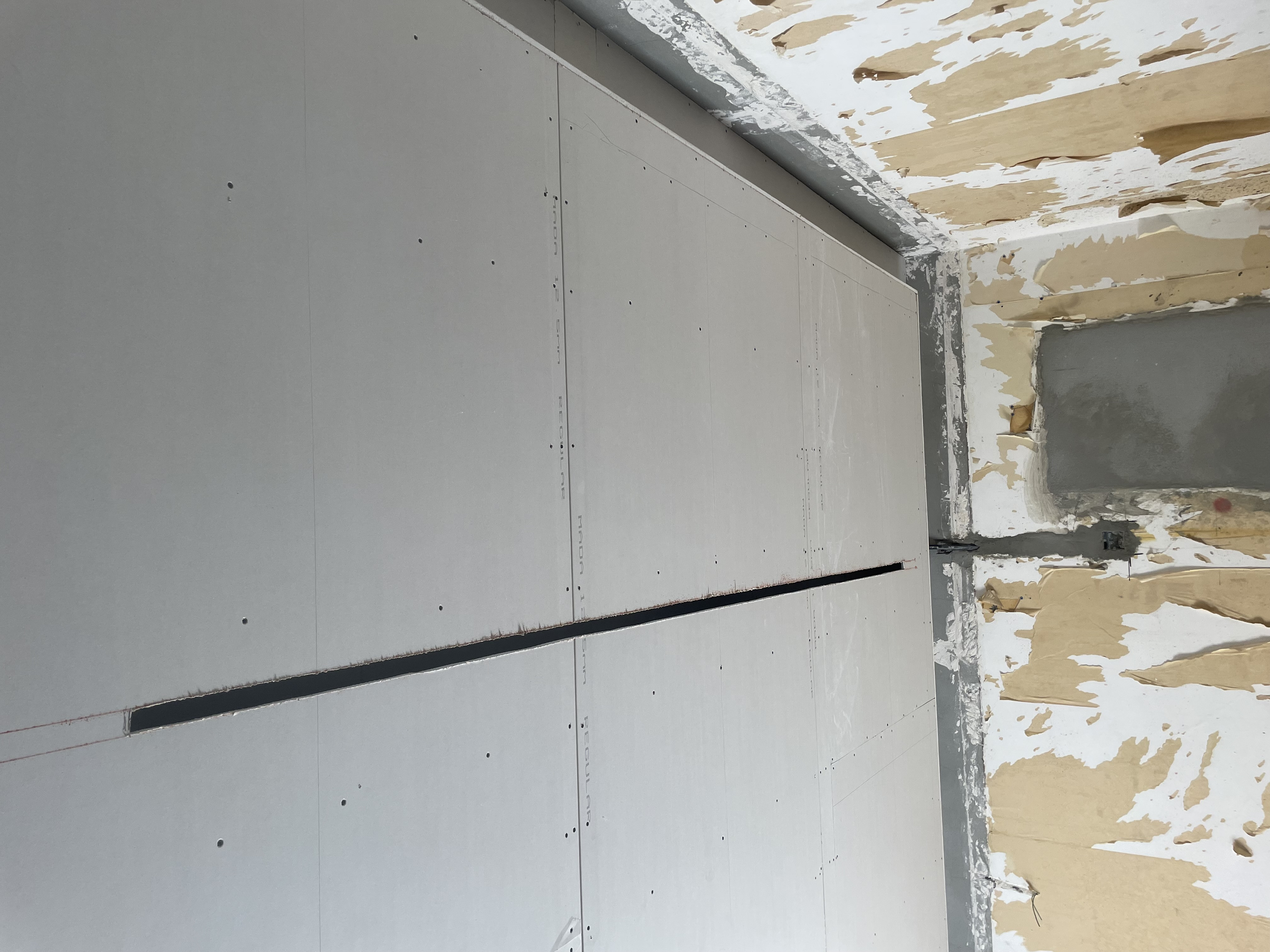 تشطيب جبس بورد المدى الاخضر حديد 6 ملم فشر نحاس شامل التصميم و الضريبة والاشراف المتر  50 ريال