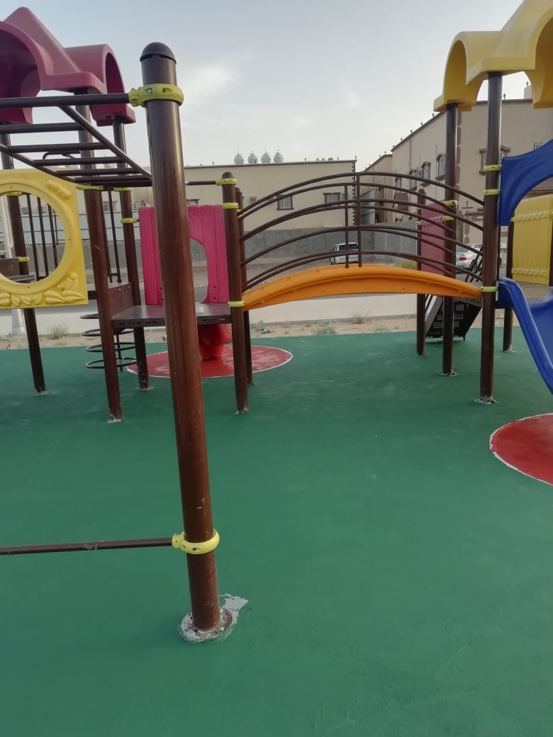 توريد مواد وتركيب ملاعب عشب صناعي وارضيات مطاطيه وملاعب اكريليك بأفضل الأسعار