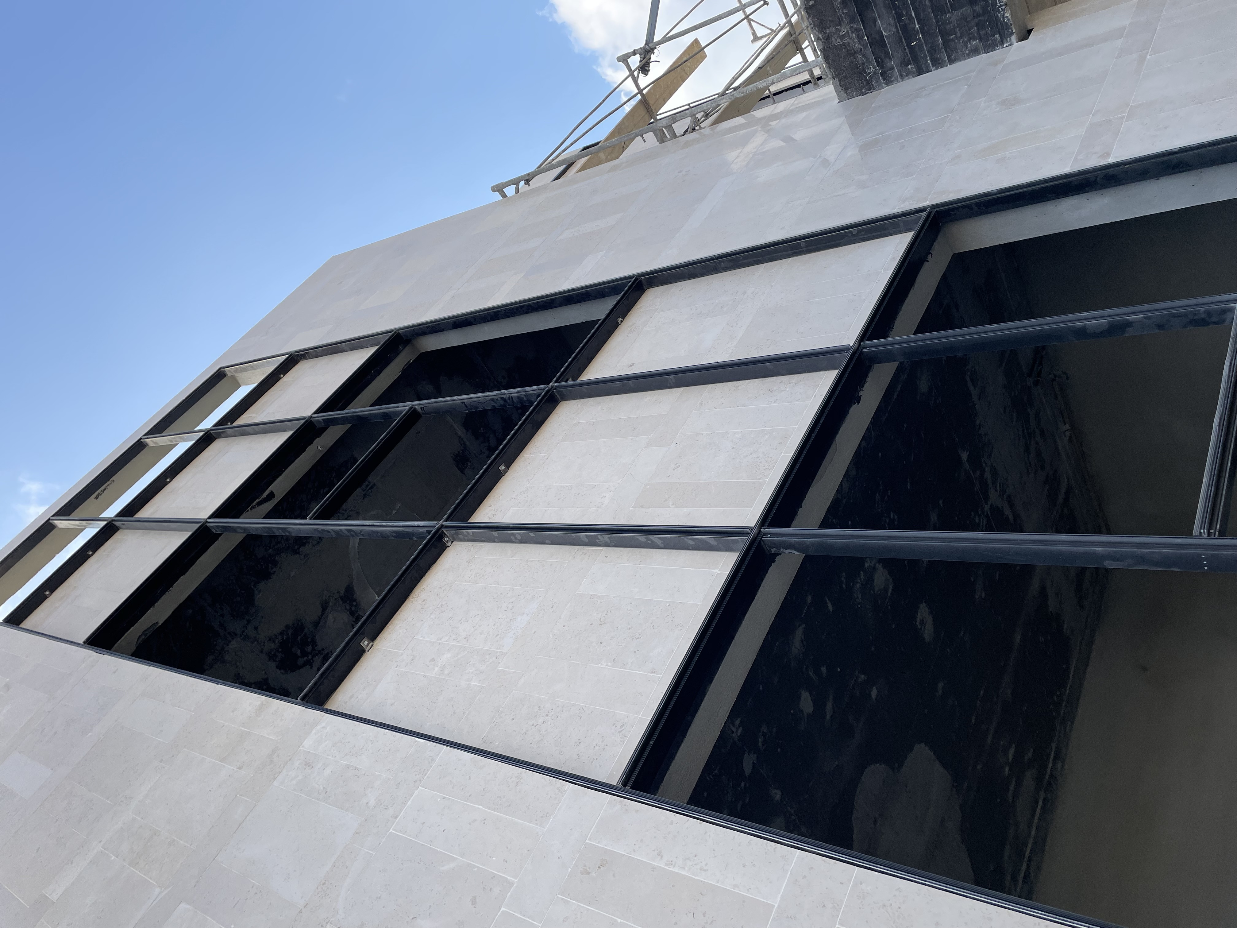 تشطيب واجهة حجر نساح و حجر ضرما و حجر دوسري و رخام ترفنتينو و حجر وجه الجبل في الرياض0531226345