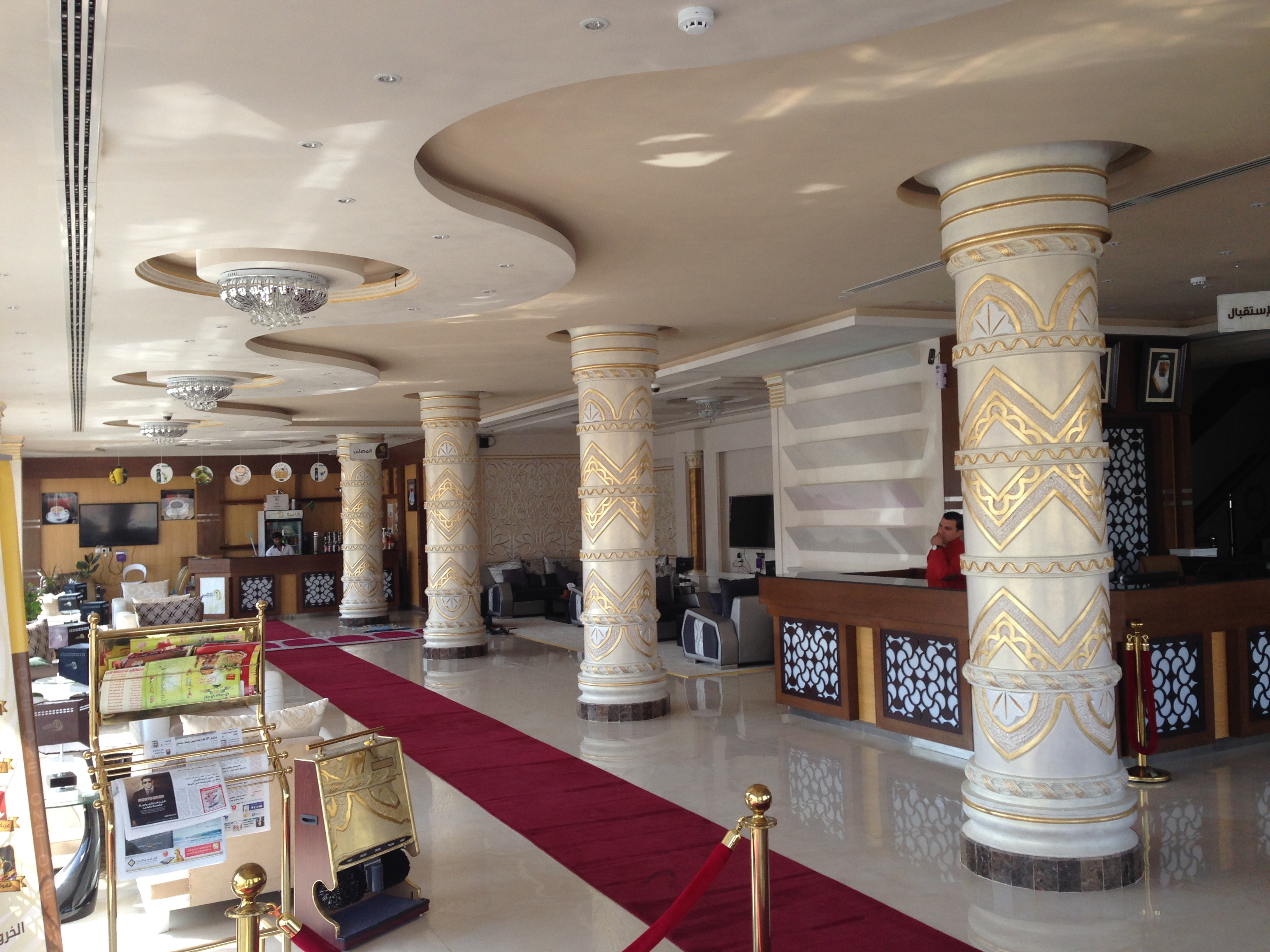 تصميم و تشطيب لوبي إستقبال فندقي في الرياض 0531226345