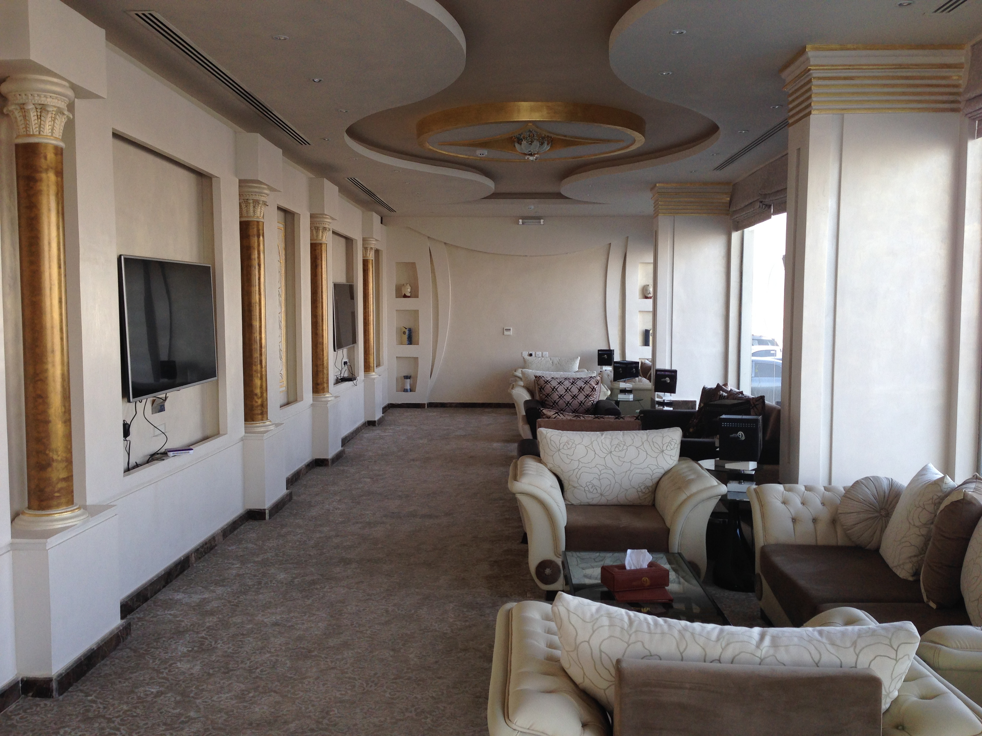 تصميم و تشطيب لوبي إستقبال فندقي في الرياض 0531226345