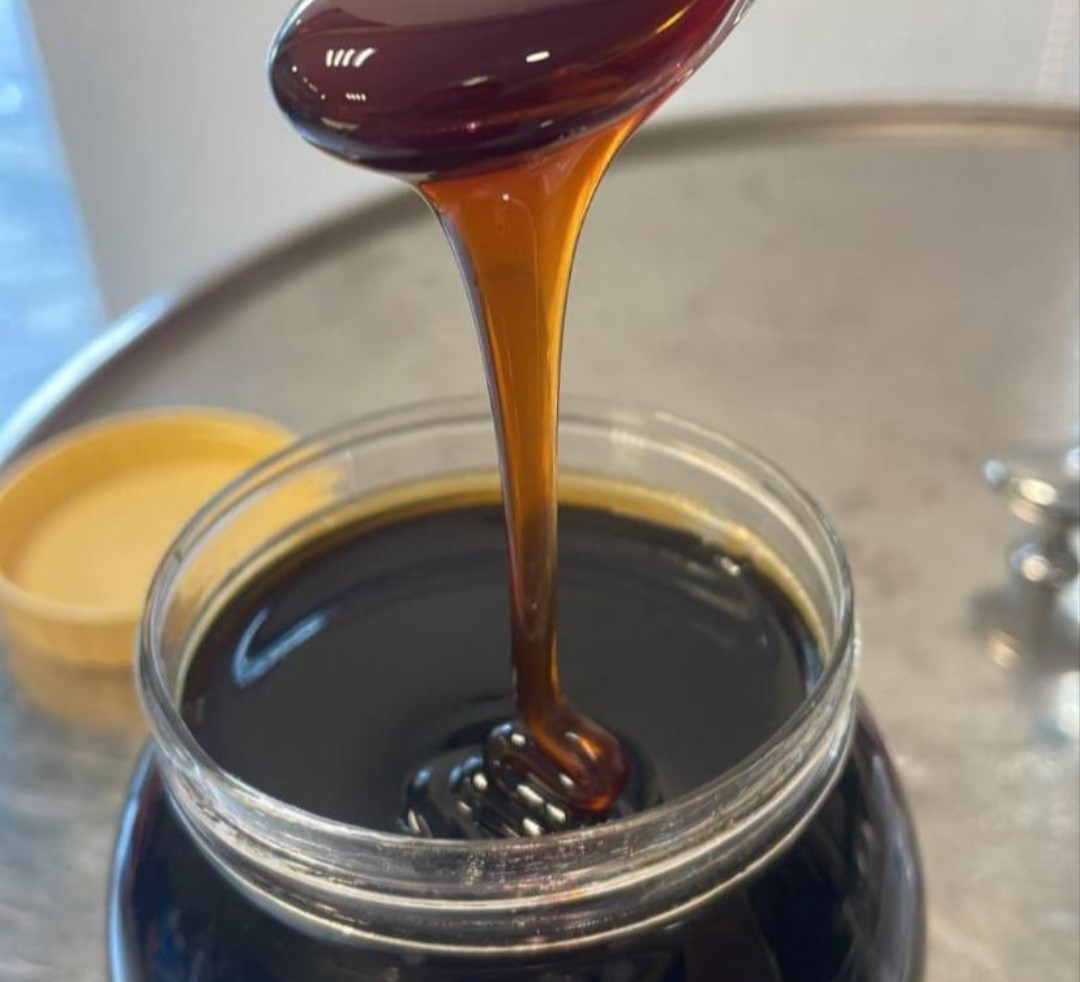 عسل وسمن من إنتاجنا في جازان