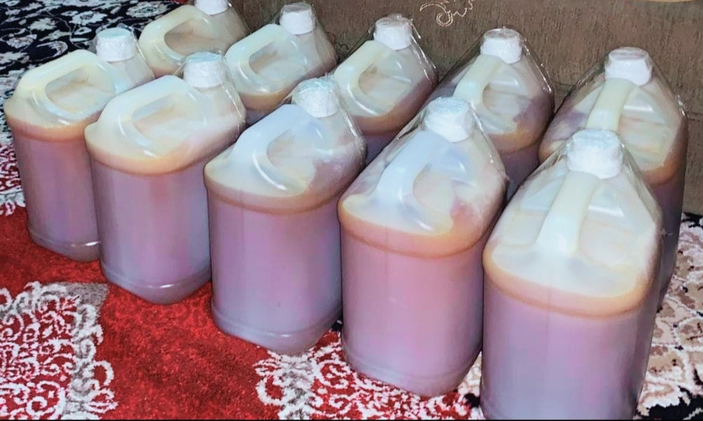 عسل وسمن من إنتاجنا في جازان