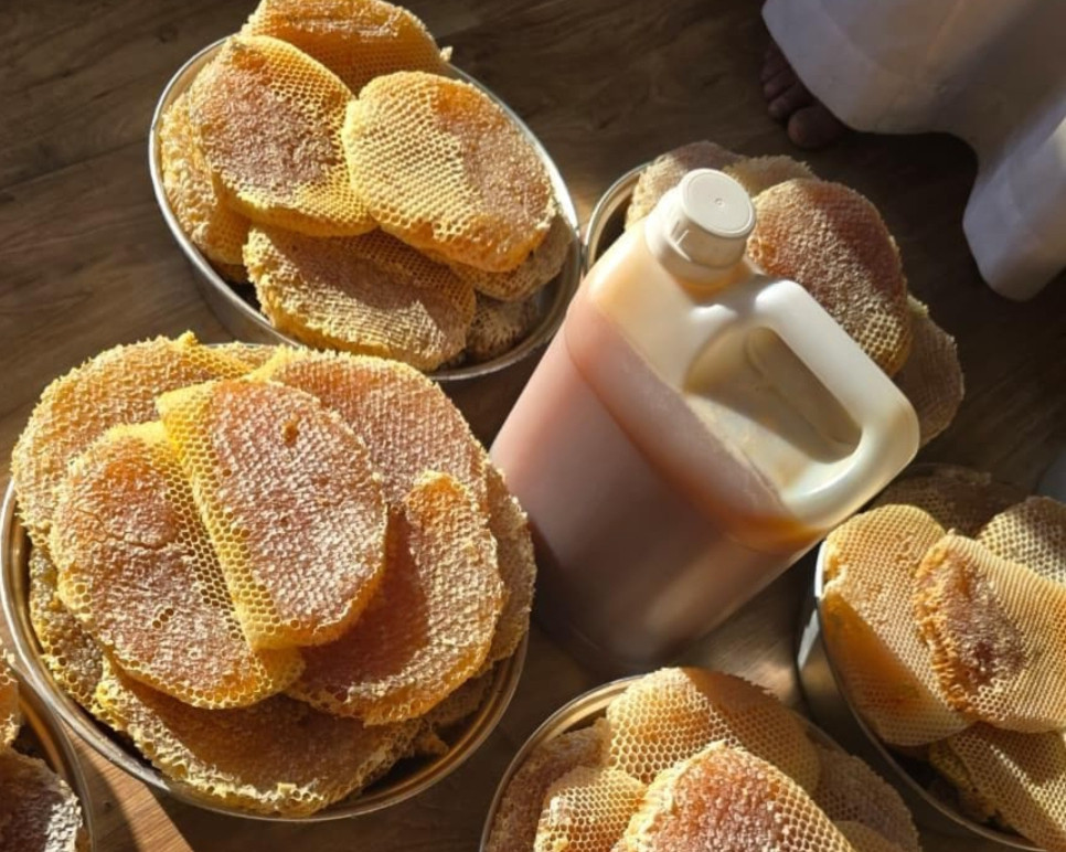 عسل وسمن من إنتاجنا في جازان