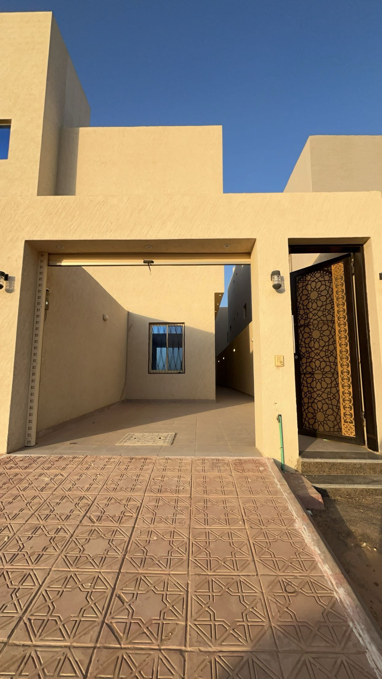 شقة ارضية للإيجار السنوي