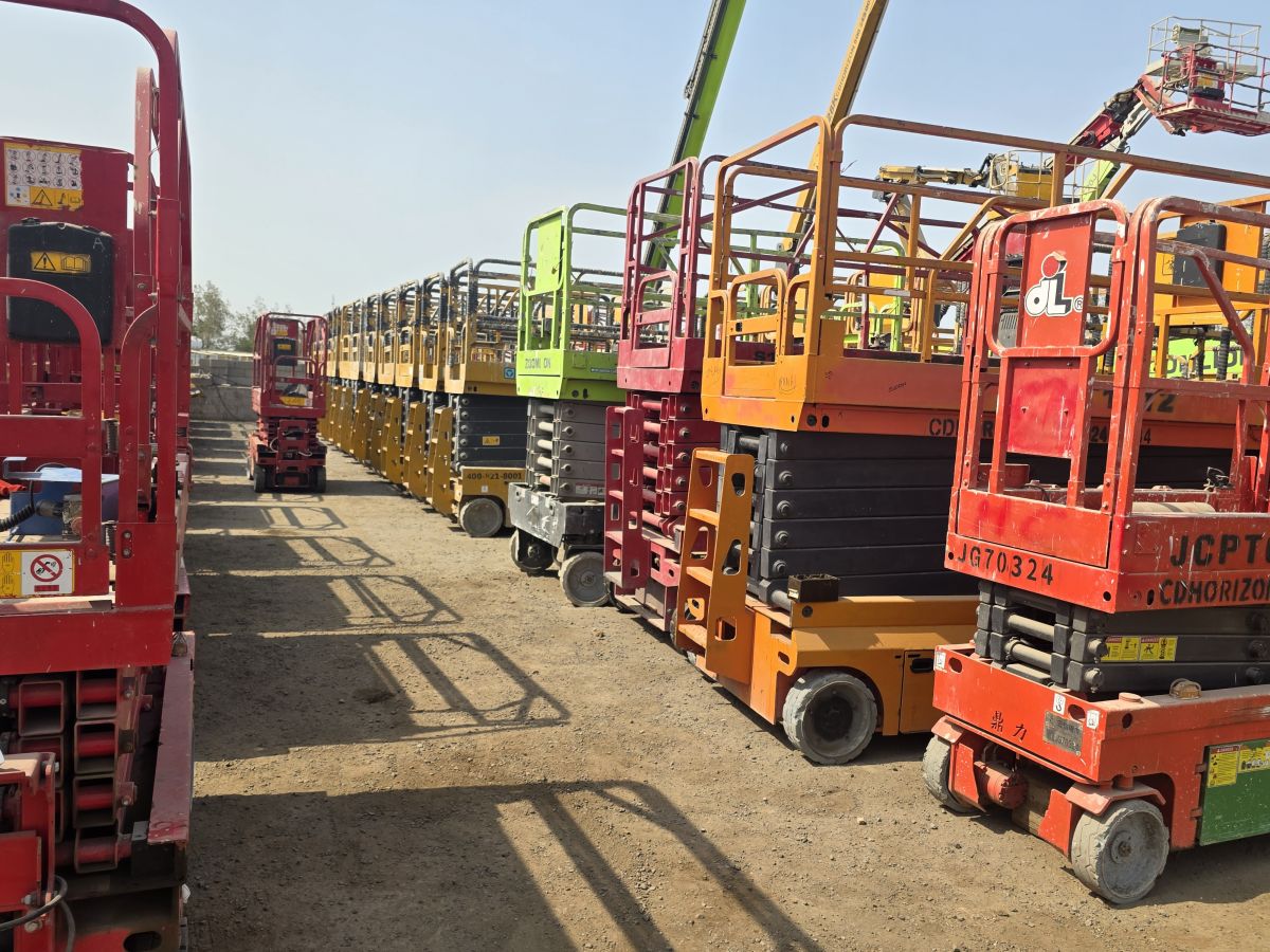 Scissor lift for rent in Jeddah, 12 meters